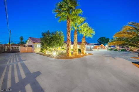3936 jewel ave las vegas nv 89121  Immaculate 3 Bedroom / 2 Bath Single Story Residence with a P